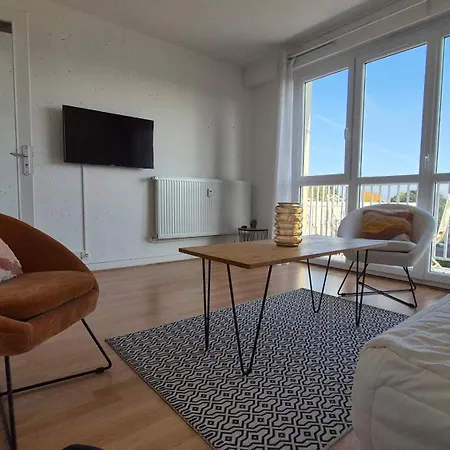 Clara Parking Gratuit