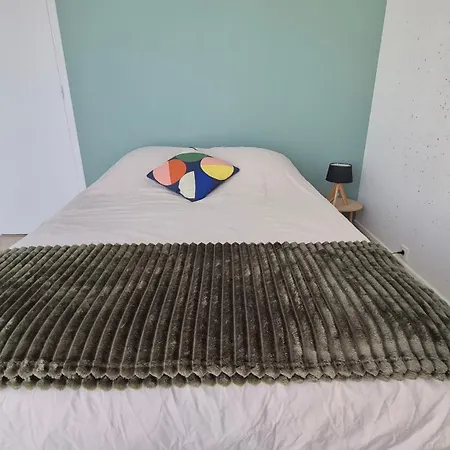 Clara Parking Gratuit 蒙圣埃尼昂